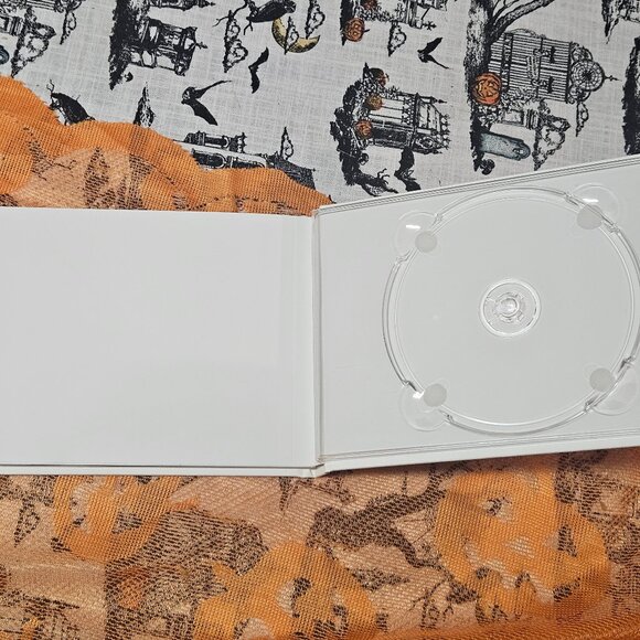 Batman Arkham City Collector's Edition Art Book - No Disc - Picture 3 of 4